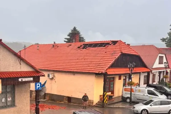Nawałnica w Lipnicy Murowanej: uszkodzone dachy, brak prądu, strażacy w akcji