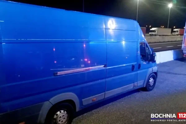 Pożar busa na A4 pod Bochnią – kierowca sam ugasił ogień