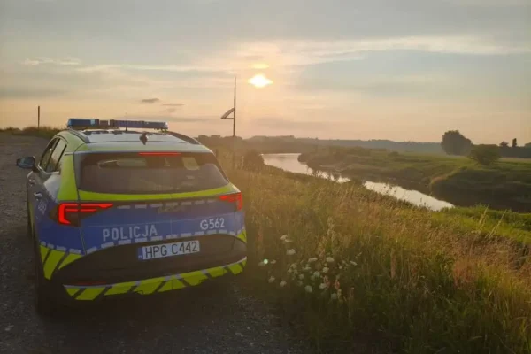 Policjanci z Bochni kontrolują akweny i apelują o bezpieczne kąpiele
