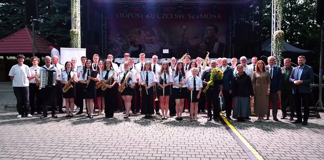Jubileuszowy koncert strażackiej orkiestry zachwycił publiczność w Lipnicy Murowanej