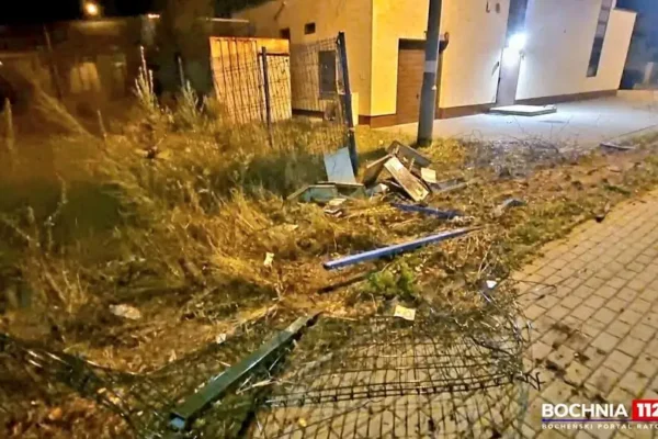 19-latek z Bochni skazany za jazdę po pijanemu. Uszkodził ogrodzenie i skrzynkę elektryczną