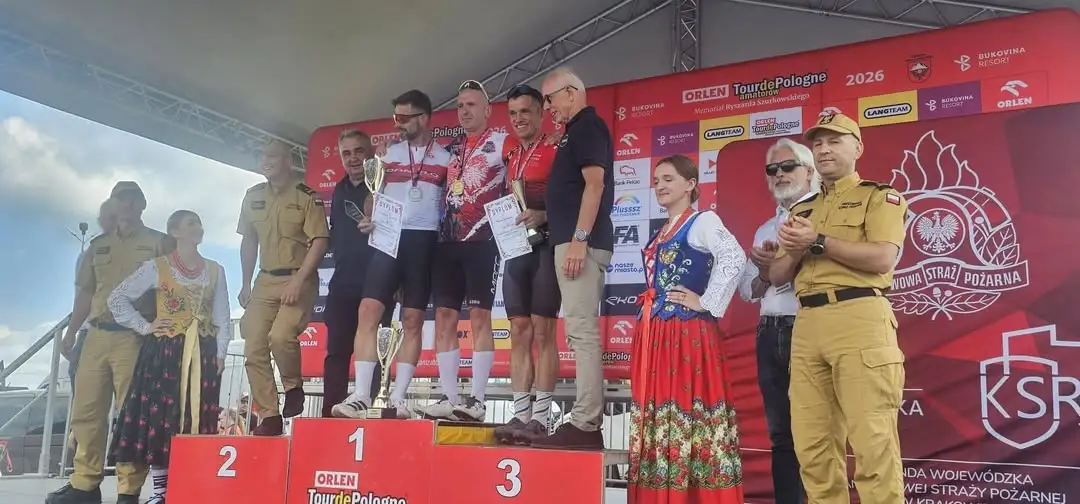 Marcin Kasprzyk z Bochni na podium XII Mistrzostw Polski Strażaków w Kolarstwie Szosowym