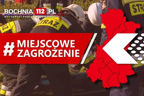Strażacy neutralizują substancję ropopochodną na drogach w gminie Rzezawa