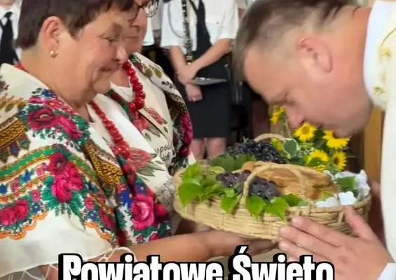 Powiatowe Święto Plonów w Gawłówku: podziękowania dla rolników i międzynarodowe akcenty