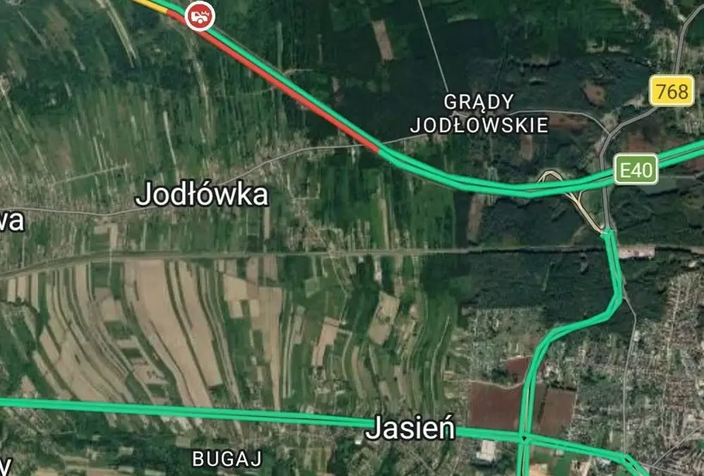 Kolizja na A4 przed węzłem Brzesko – są poszkodowani, służby w akcji