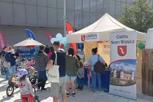 Gmina Nowy Wiśnicz promuje się na pikniku w Krakowie