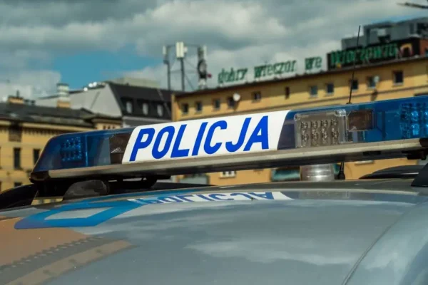 Nowy radiowóz dla policji w Bochni – pochodzi z przepadku mienia