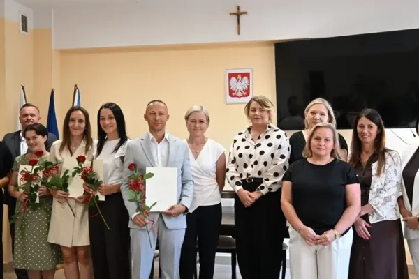 Nauczyciele z gminy Żegocina otrzymali akty awansu zawodowego