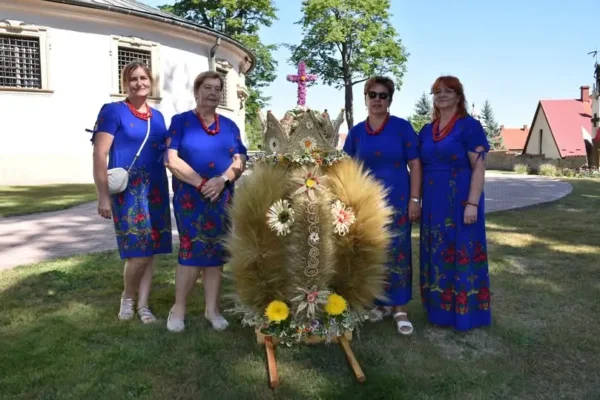 Dożynki Województwa Małopolskiego w Krakowie – Gmina Nowy Wiśnicz z KGW Kobylanki