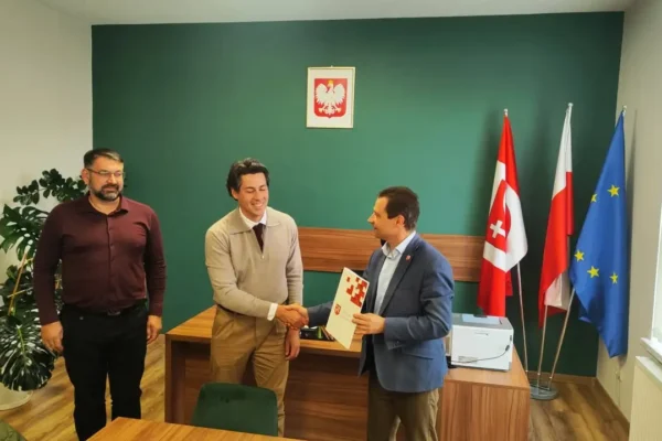 Gmina Łapanów buduje magazyn obrony cywilnej. Umowa podpisana, plac budowy przekazany