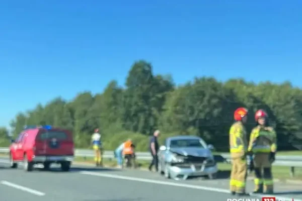 Interwencje strażaków w powiecie bocheńskim: kolizja na A4, zdarzenie z jednośladem i fałszywy alarm w szpitalu