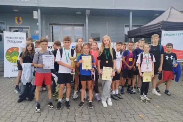 Gmina Łapanów najlepsza w Małopolskich Jesiennych Biegach Przełajowych LZS