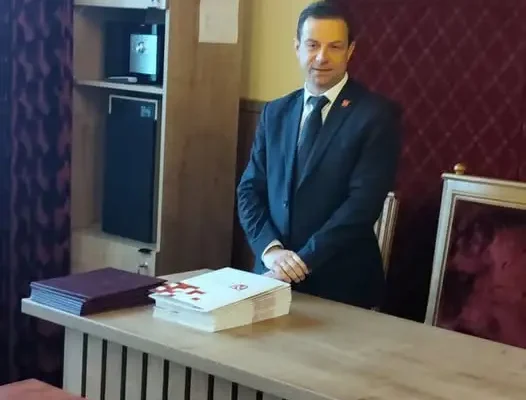Gmina Łapanów nagrodziła 21 stypendystów. Wójt wręczył nagrody w Święto Edukacji